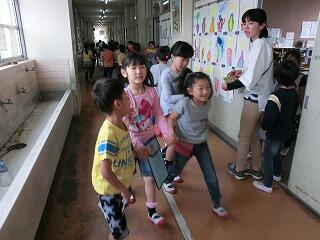 学校たんけん 学校たんけん