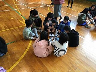みんなで知恵をしぼります。 みんなで知恵をしぼります。
