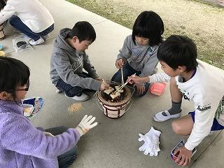 みんなで仲良く みんなで仲良く