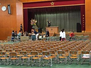 会場の準備も頑張ってます。 会場の準備も頑張ってます。