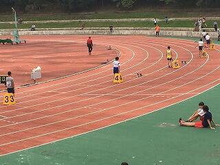 リレー決勝、堂々の4コース。 リレー決勝、堂々の4コース。