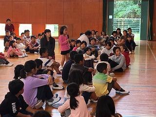 1年生もしっかり発表します。 1年生もしっかり発表します。