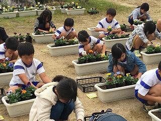 みんな真剣に楽しんでいます。 みんな真剣に楽しんでいます。