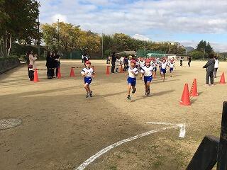 中学年3,000mです。