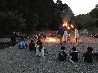 炎の矢が飛んで来ているのがわかりますか？