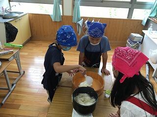 ひまわり学級は手巻き寿司パーティー ひまわり学級は手巻き寿司パーティー