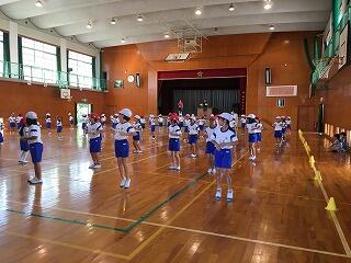 低学年の演技練習です。 低学年の演技練習です。