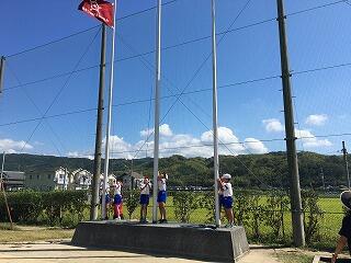 校旗掲揚 校旗掲揚