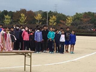 開会式の態度は立派でした。 開会式の態度は立派でした。