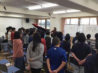 いい声が響きます。 いい声が響きます。