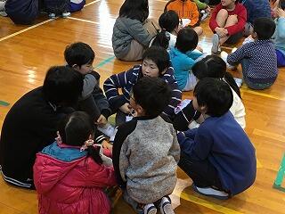 班ごとにありがとうを伝えます。 班ごとにありがとうを伝えます。